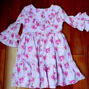 Sz 7 Lavender floral spring dress. Perfect for Easter or Spring photos.